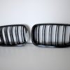 BMW E90 dvigubos grotelės juodos blizgios